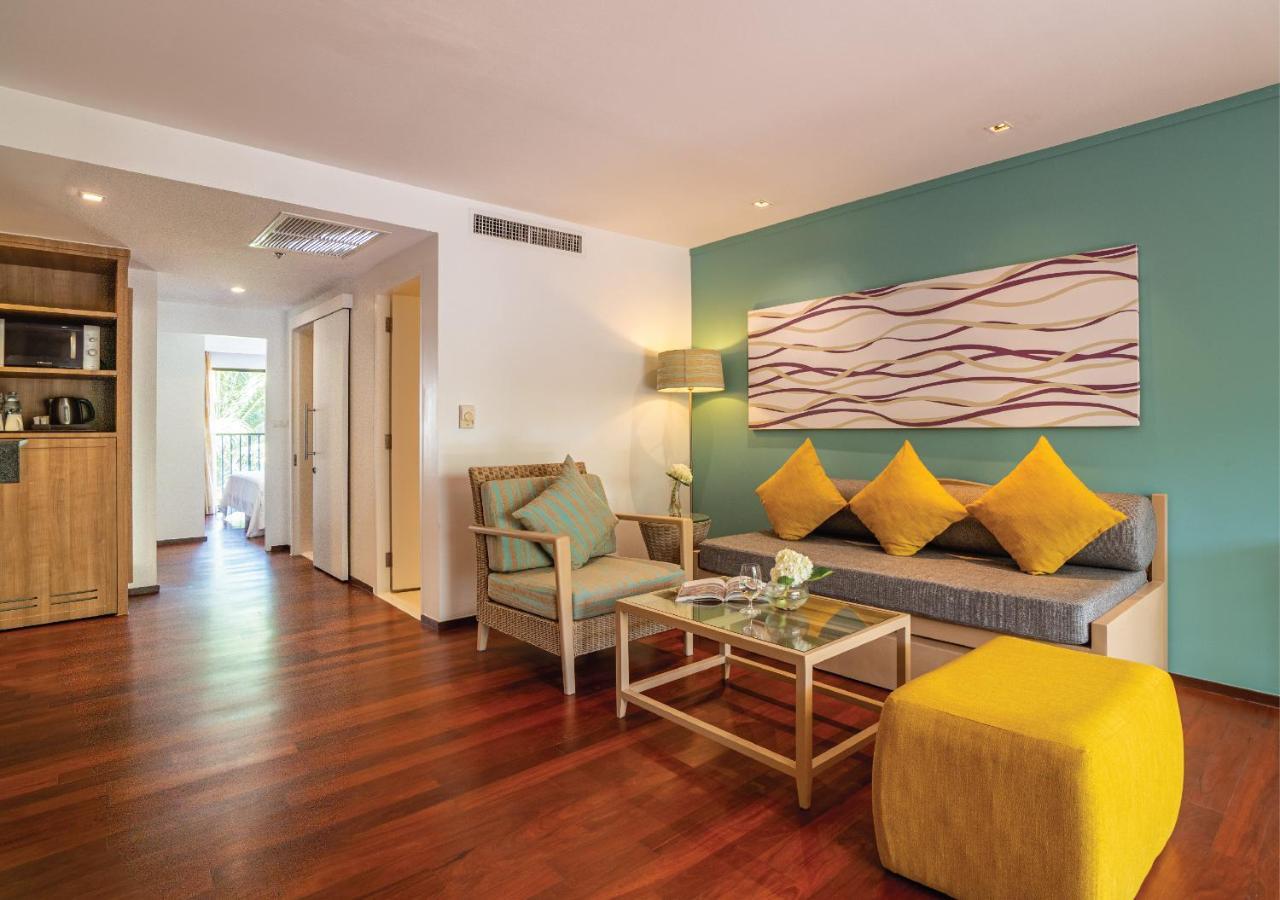 Suite mit 2 Schlafzimmern, Terrasse und Poolblick